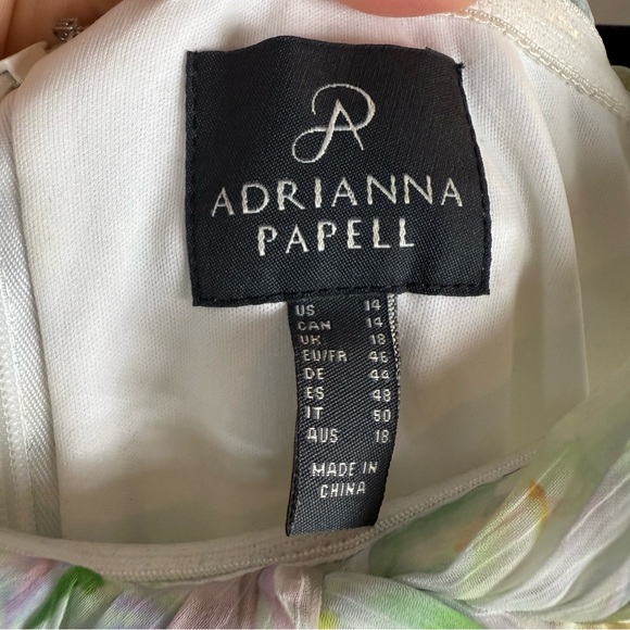 Adrianna Papell
Off-the-Shoulder Chiffon Gown Size: USA 14 Color: multicolor - Picture 17 of 17